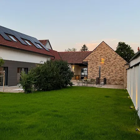 Weinmanufaktur Nourani Feuersbrunn