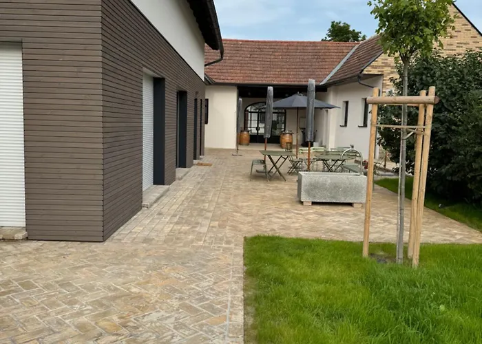 アパート Weinmanufaktur Nourani Feuersbrunn