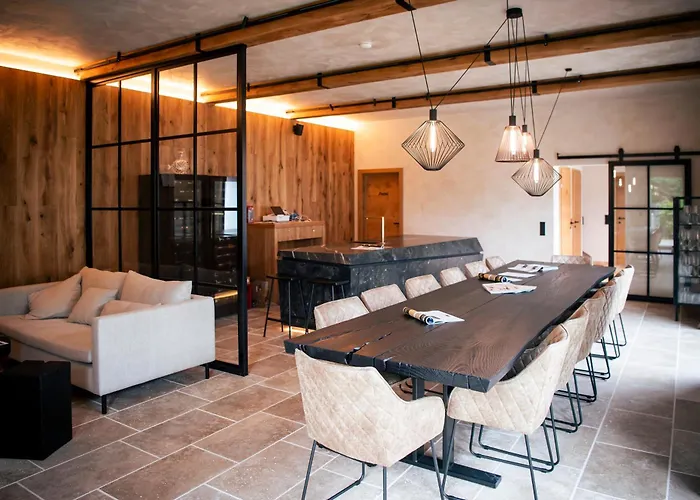 Weinmanufaktur Nourani アパート Feuersbrunn